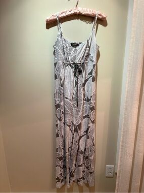 Tommy Bahama Neutral Abstract Print V-Neck Top in Taupe & White